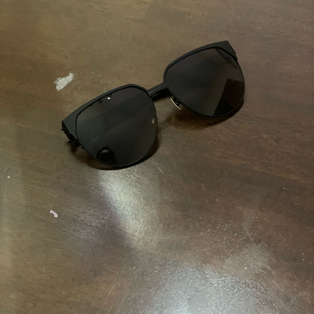Saint Laurent Sunglasses - Picture 4 of 4